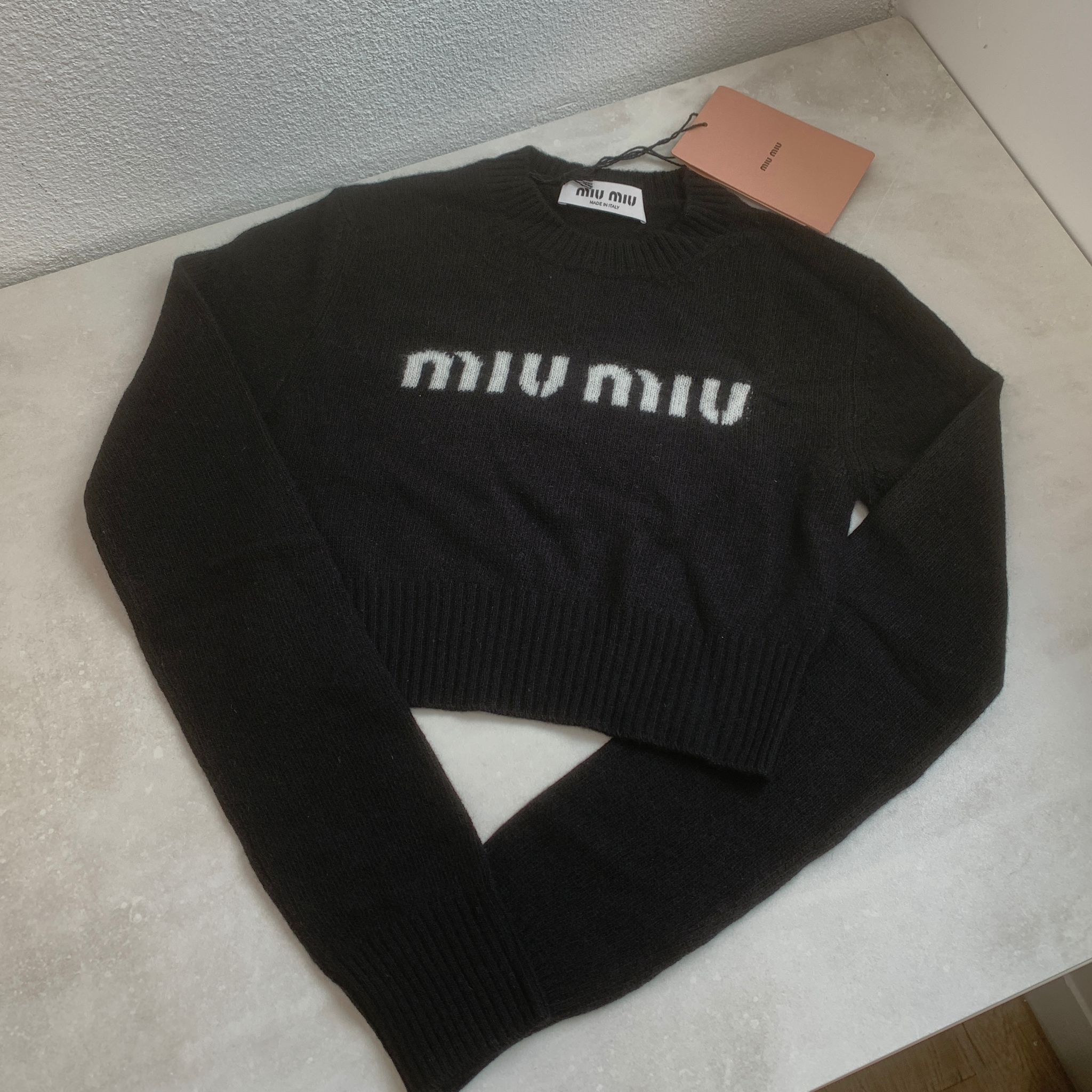 Miumiu 黑色毛衣