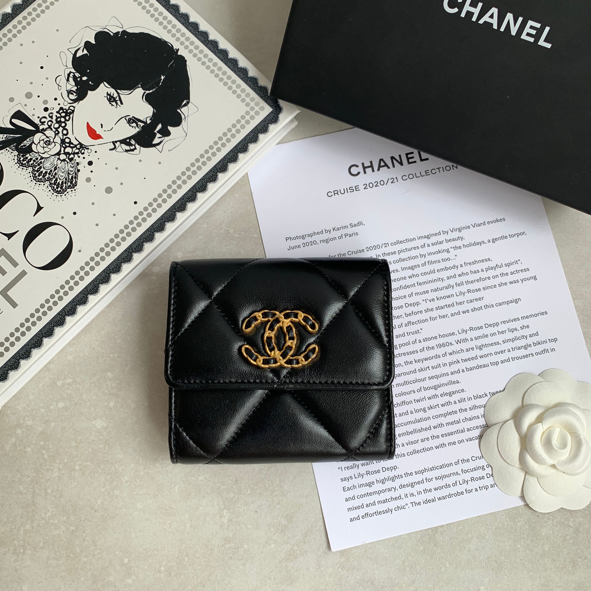 Chanel 19 Classic Flap Wallet 黑色三折短夾
