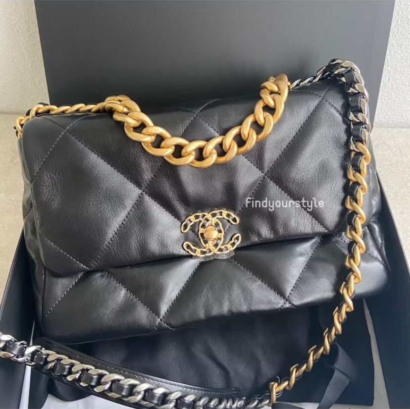 Chanel 19 Large Handbag 大號黑金扣