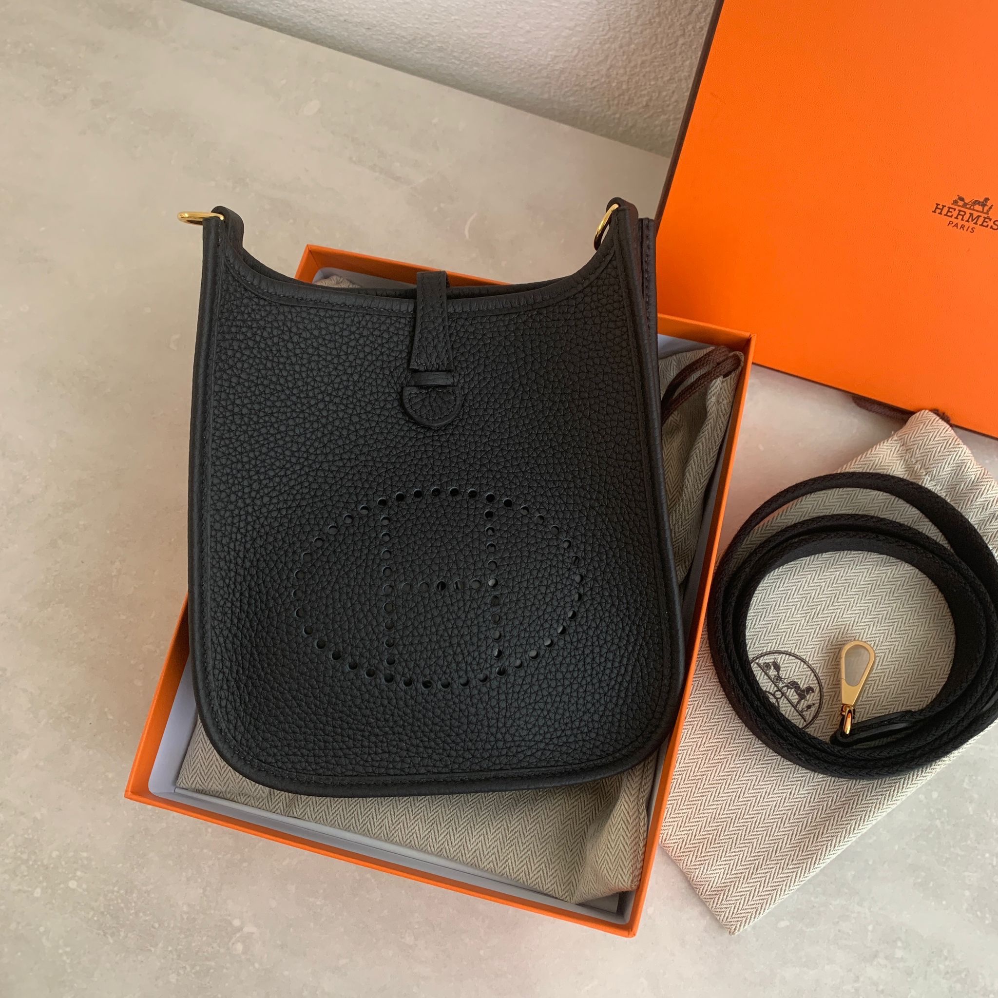 Hermès Mini Evelyne 黑色金釦 Hermès Mini Evelyne 黑色金釦