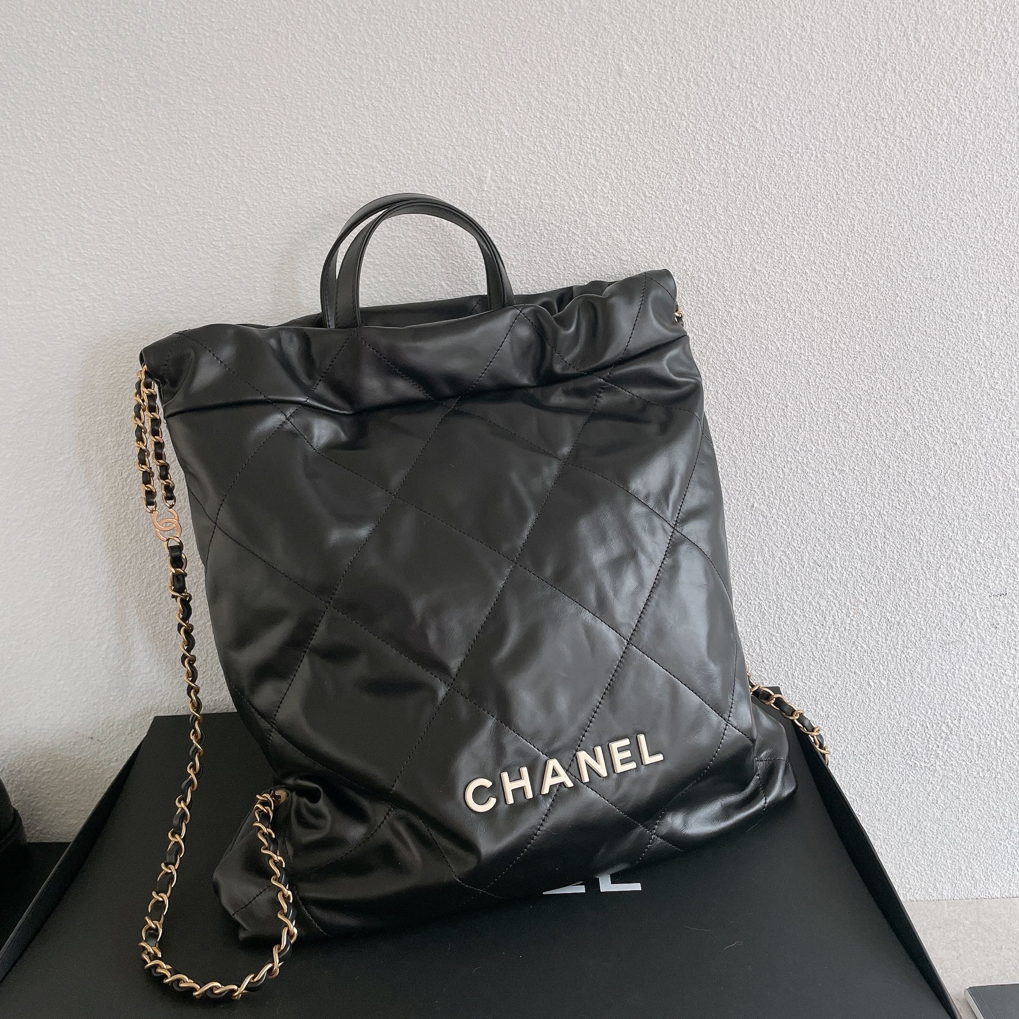 Chanel 22 Backpack 後背包黑色白金釦