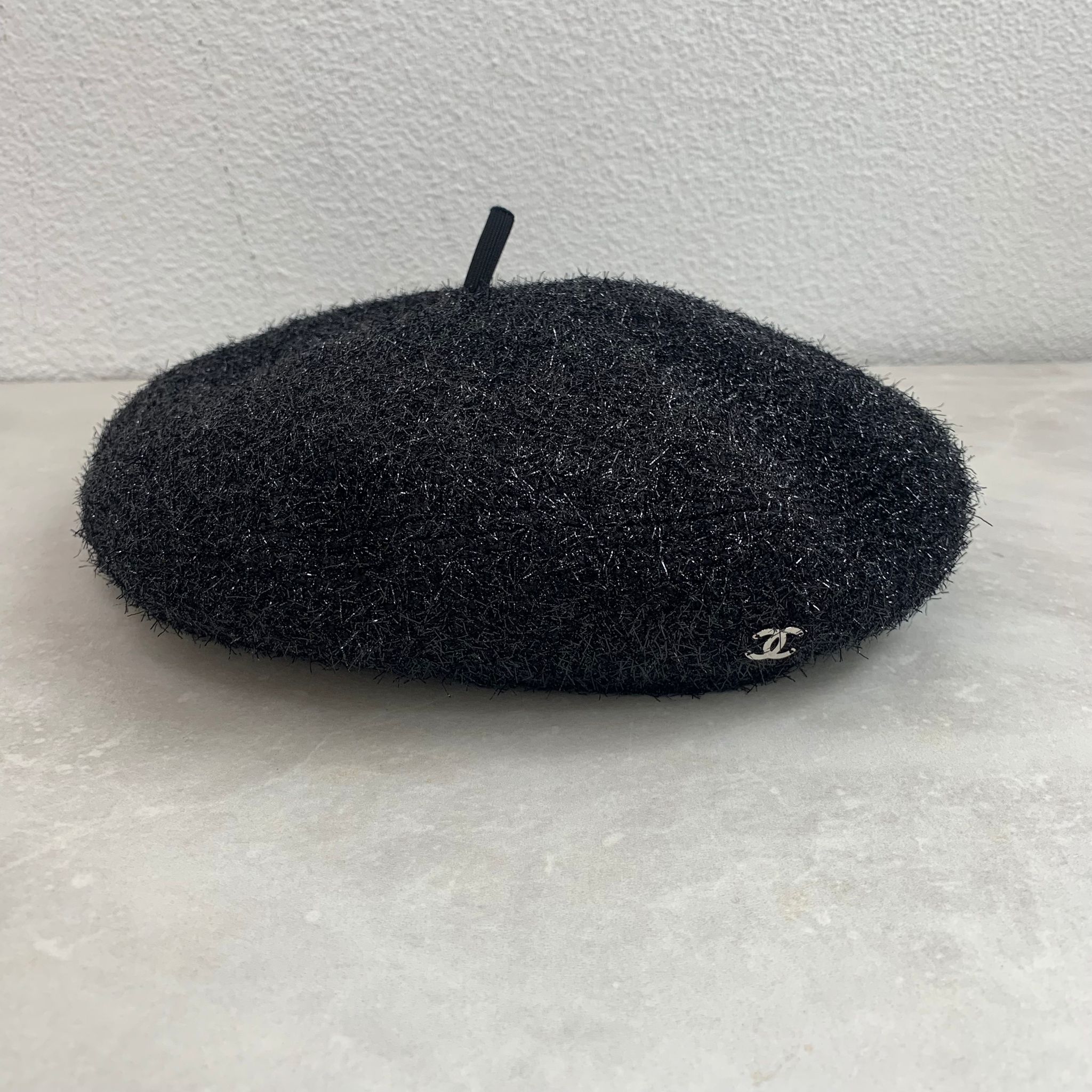 Chanel 21B 銀絲黑色貝蕾帽