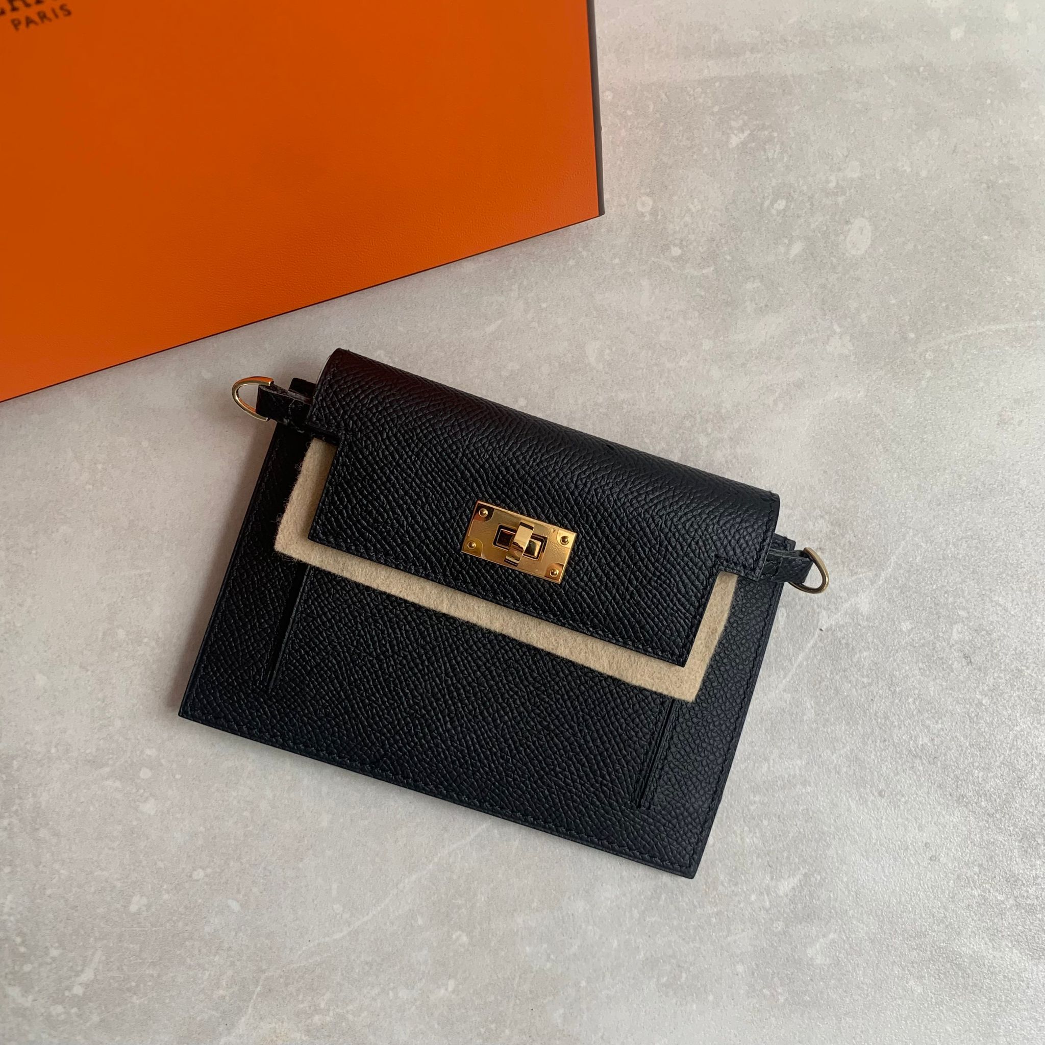 Hermès Kelly Pocket 黑色金釦短夾