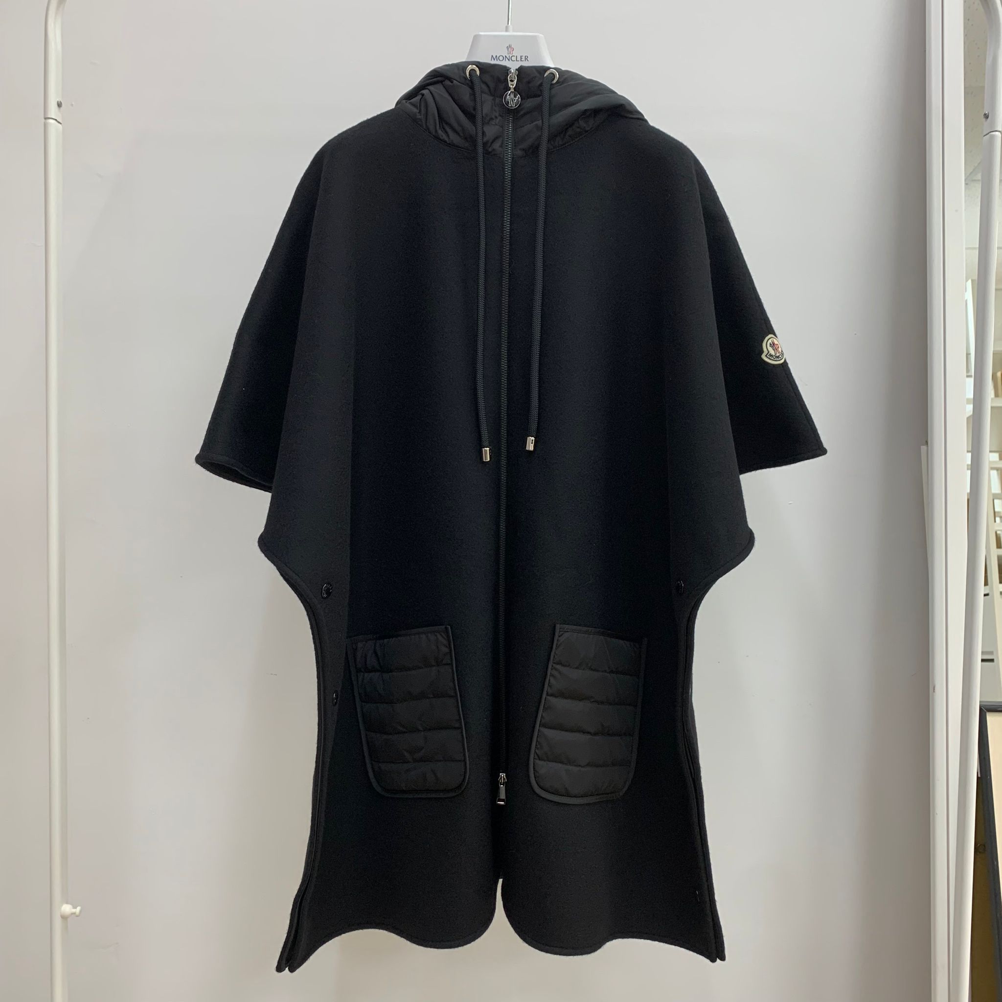 Moncler 連帽羊毛羽絨斗篷
